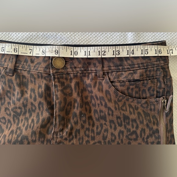 Democracy Leopard Print Pants “Ab”solution Pants size 10 - Picture 10 of 15